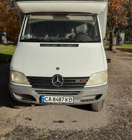 Белый Мерседес Sprinter, объемом двигателя 2.7 л и пробегом 384 тыс. км за 15000 $, фото 1 на Automoto.ua