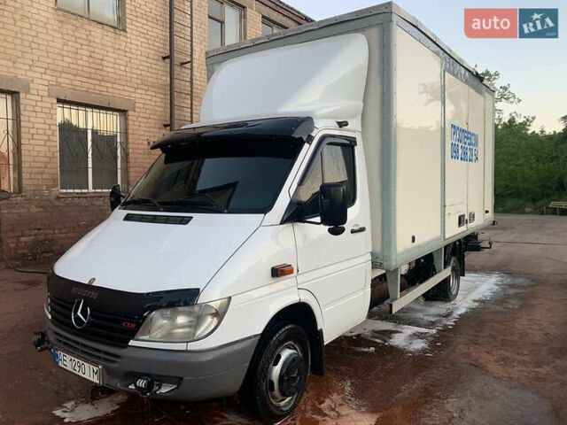 Белый Мерседес Sprinter, объемом двигателя 2.69 л и пробегом 500 тыс. км за 12000 $, фото 1 на Automoto.ua