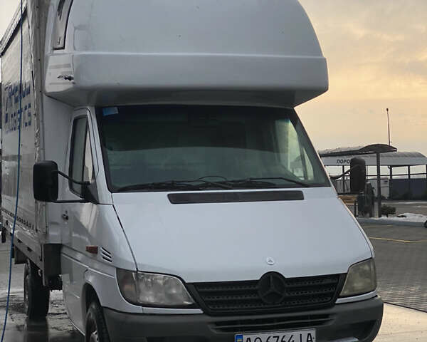 Белый Мерседес Sprinter, объемом двигателя 2.69 л и пробегом 450 тыс. км за 10200 $, фото 1 на Automoto.ua