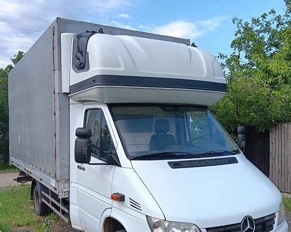 Белый Мерседес Sprinter, объемом двигателя 2.7 л и пробегом 332 тыс. км за 13500 $, фото 1 на Automoto.ua