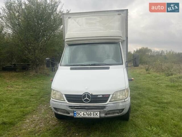 Белый Мерседес Sprinter, объемом двигателя 2.69 л и пробегом 385 тыс. км за 10700 $, фото 1 на Automoto.ua