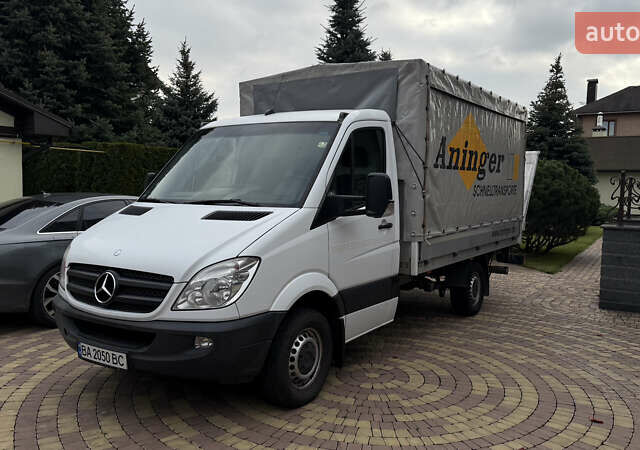 Белый Мерседес Sprinter, объемом двигателя 2.14 л и пробегом 215 тыс. км за 16000 $, фото 1 на Automoto.ua