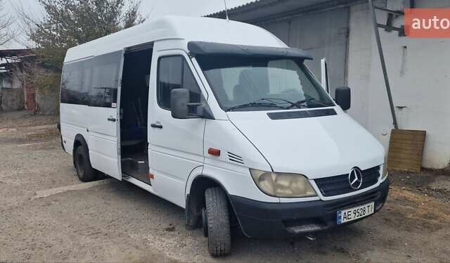 Белый Мерседес Sprinter, объемом двигателя 2.1 л и пробегом 100 тыс. км за 7900 $, фото 1 на Automoto.ua