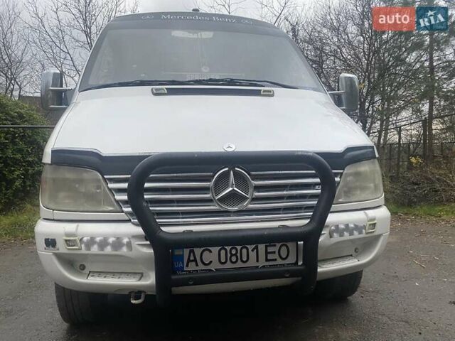 Белый Мерседес Sprinter, объемом двигателя 2.69 л и пробегом 549 тыс. км за 14500 $, фото 1 на Automoto.ua