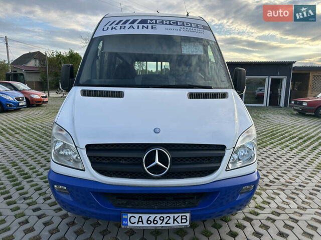 Белый Мерседес Sprinter, объемом двигателя 2.14 л и пробегом 324 тыс. км за 34000 $, фото 1 на Automoto.ua