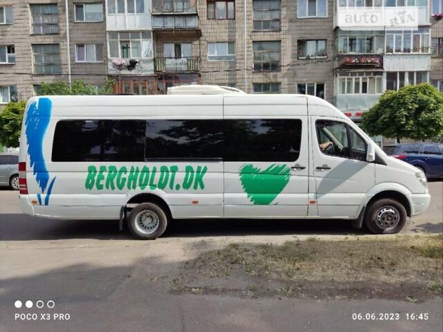 Белый Мерседес Sprinter, объемом двигателя 2.1 л и пробегом 427 тыс. км за 22800 $, фото 1 на Automoto.ua