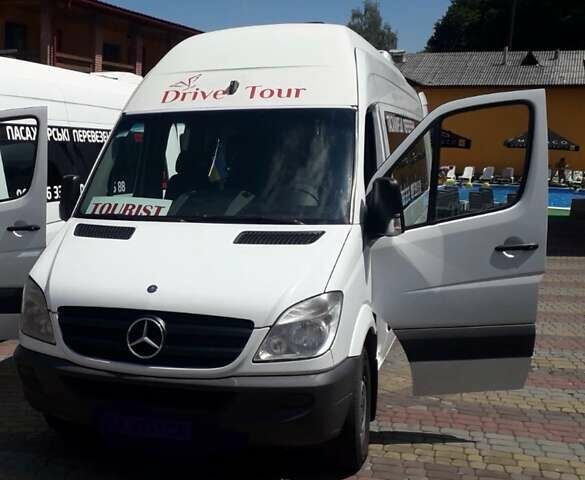 Білий Мерседес Sprinter, об'ємом двигуна 2.14 л та пробігом 500 тис. км за 29900 $, фото 1 на Automoto.ua