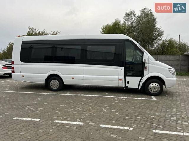 Белый Мерседес Sprinter, объемом двигателя 3 л и пробегом 427 тыс. км за 43490 $, фото 1 на Automoto.ua