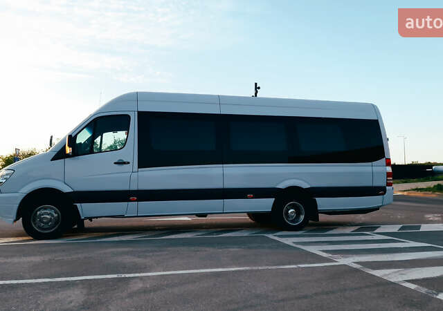 Белый Мерседес Sprinter, объемом двигателя 2.14 л и пробегом 700 тыс. км за 50000 $, фото 1 на Automoto.ua