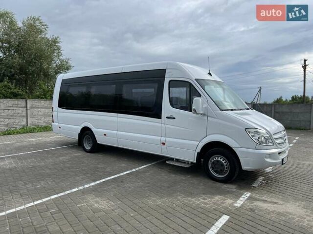 Белый Мерседес Sprinter, объемом двигателя 3 л и пробегом 448 тыс. км за 42700 $, фото 1 на Automoto.ua