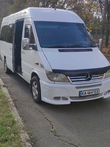 Белый Мерседес Sprinter, объемом двигателя 0 л и пробегом 880 тыс. км за 13600 $, фото 1 на Automoto.ua