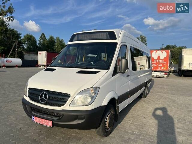 Белый Мерседес Sprinter, объемом двигателя 2.1 л и пробегом 368 тыс. км за 27700 $, фото 1 на Automoto.ua