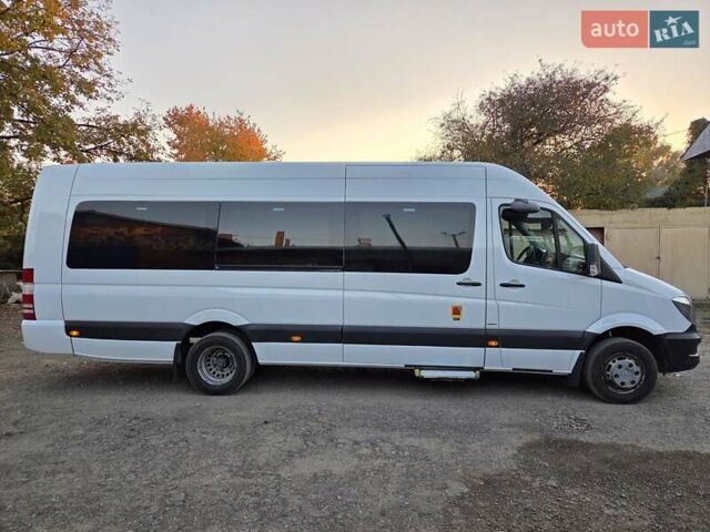 Белый Мерседес Sprinter, объемом двигателя 2.2 л и пробегом 334 тыс. км за 38700 $, фото 1 на Automoto.ua