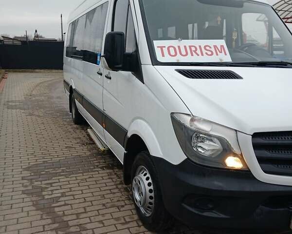 Белый Мерседес Sprinter, объемом двигателя 2.7 л и пробегом 462 тыс. км за 38800 $, фото 1 на Automoto.ua