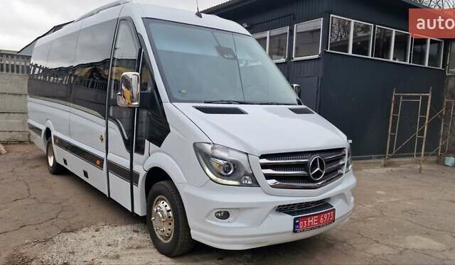 Белый Мерседес Sprinter, объемом двигателя 3 л и пробегом 340 тыс. км за 59900 $, фото 1 на Automoto.ua