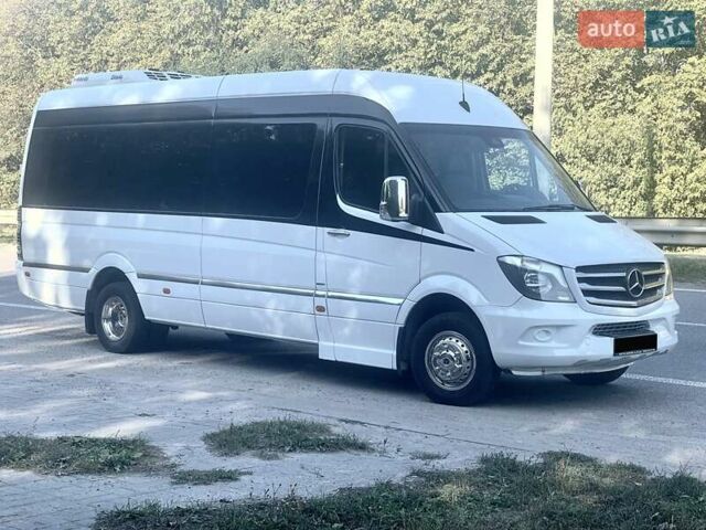 Белый Мерседес Sprinter, объемом двигателя 2.9 л и пробегом 400 тыс. км за 54999 $, фото 1 на Automoto.ua