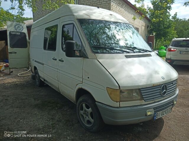 Белый Мерседес Sprinter, объемом двигателя 0 л и пробегом 900 тыс. км за 3130 $, фото 1 на Automoto.ua