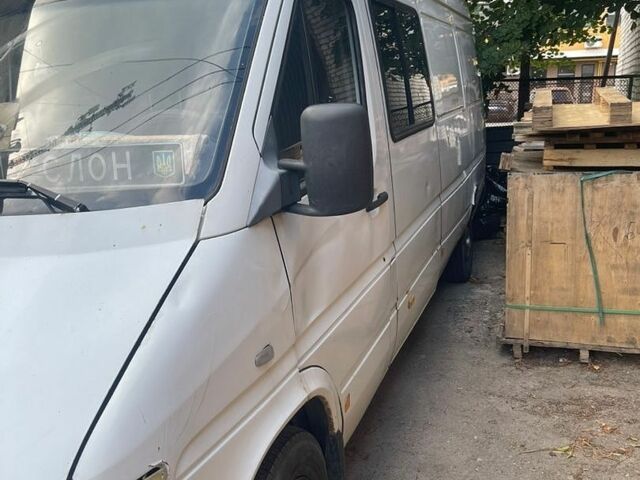 Белый Мерседес Sprinter, объемом двигателя 2.87 л и пробегом 380 тыс. км за 3800 $, фото 1 на Automoto.ua