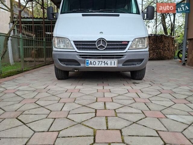 Белый Мерседес Sprinter, объемом двигателя 2.69 л и пробегом 440 тыс. км за 10500 $, фото 1 на Automoto.ua