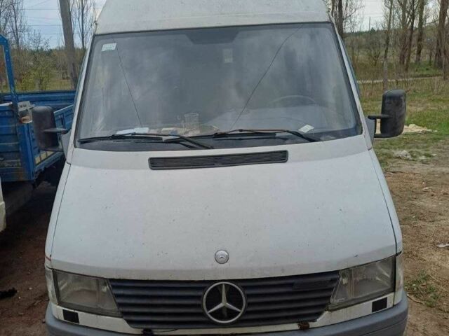 Белый Мерседес Sprinter, объемом двигателя 2.9 л и пробегом 3 тыс. км за 2000 $, фото 1 на Automoto.ua