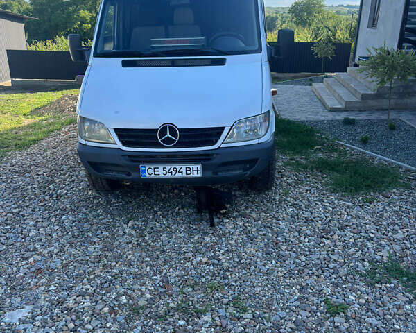 Белый Мерседес Sprinter, объемом двигателя 2.15 л и пробегом 500 тыс. км за 7500 $, фото 1 на Automoto.ua