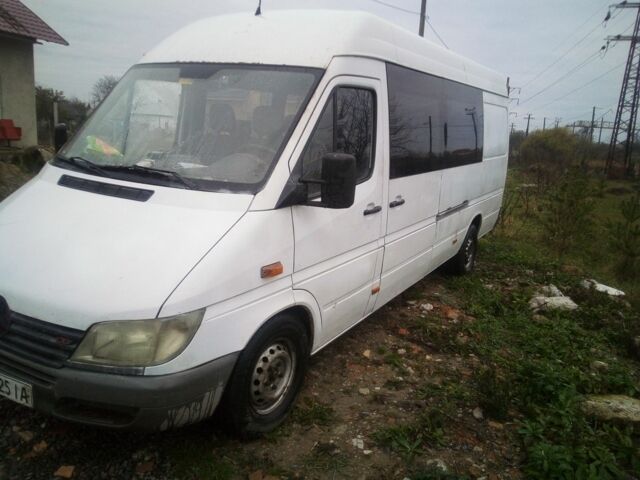 Білий Мерседес Sprinter, об'ємом двигуна 2.2 л та пробігом 450 тис. км за 5500 $, фото 1 на Automoto.ua
