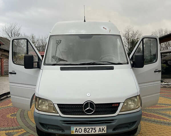Білий Мерседес Sprinter, об'ємом двигуна 2.2 л та пробігом 307 тис. км за 5800 $, фото 1 на Automoto.ua