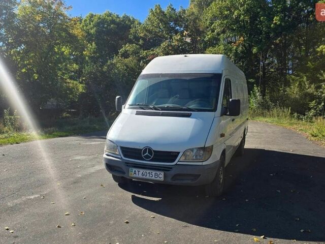 Белый Мерседес Sprinter, объемом двигателя 2.2 л и пробегом 530 тыс. км за 8300 $, фото 1 на Automoto.ua