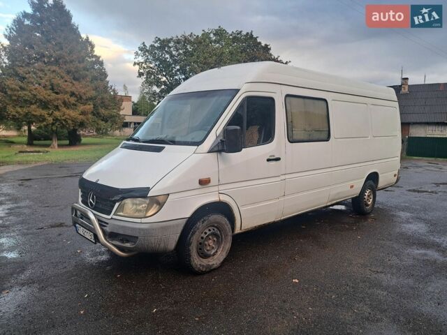 Белый Мерседес Sprinter, объемом двигателя 2.69 л и пробегом 440 тыс. км за 6500 $, фото 1 на Automoto.ua