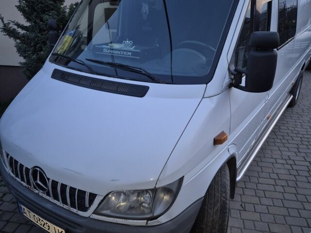 Белый Мерседес Sprinter, объемом двигателя 2.1 л и пробегом 390 тыс. км за 8800 $, фото 1 на Automoto.ua