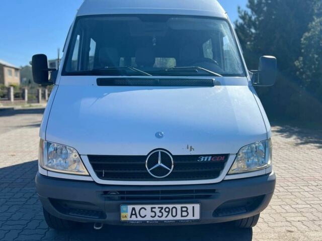 Белый Мерседес Sprinter, объемом двигателя 2.2 л и пробегом 315 тыс. км за 6900 $, фото 1 на Automoto.ua