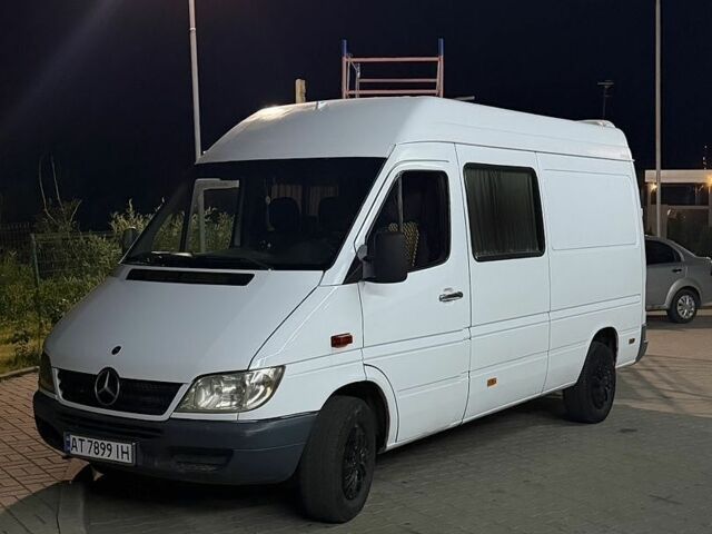 Белый Мерседес Sprinter, объемом двигателя 2.15 л и пробегом 240 тыс. км за 6900 $, фото 1 на Automoto.ua