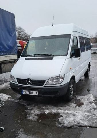 Білий Мерседес Sprinter, об'ємом двигуна 2.15 л та пробігом 350 тис. км за 9400 $, фото 1 на Automoto.ua
