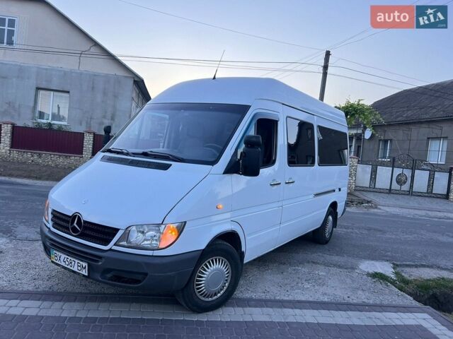 Белый Мерседес Sprinter, объемом двигателя 2.69 л и пробегом 380 тыс. км за 7799 $, фото 1 на Automoto.ua