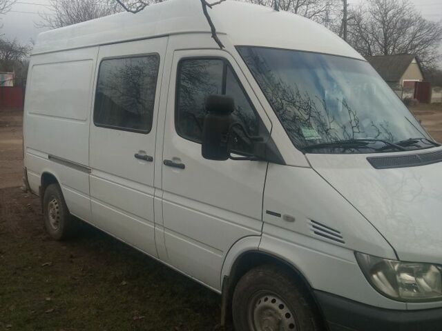 Белый Мерседес Sprinter, объемом двигателя 2.1 л и пробегом 435 тыс. км за 7554 $, фото 1 на Automoto.ua