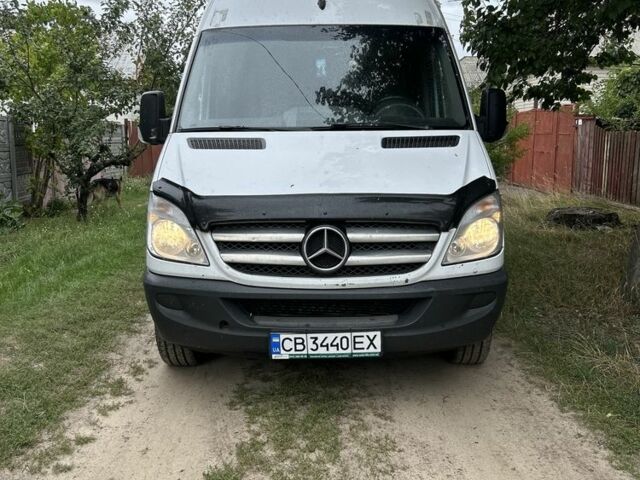 Белый Мерседес Sprinter, объемом двигателя 2.2 л и пробегом 800 тыс. км за 10480 $, фото 1 на Automoto.ua