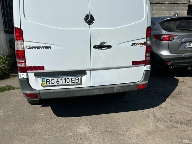 Белый Мерседес Sprinter, объемом двигателя 2.14 л и пробегом 338 тыс. км за 13000 $, фото 1 на Automoto.ua