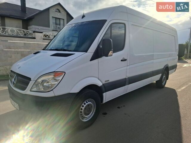 Белый Мерседес Sprinter, объемом двигателя 2.99 л и пробегом 200 тыс. км за 17300 $, фото 1 на Automoto.ua