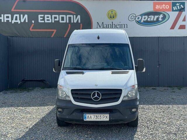 Белый Мерседес Sprinter, объемом двигателя 3 л и пробегом 443 тыс. км за 17000 $, фото 1 на Automoto.ua