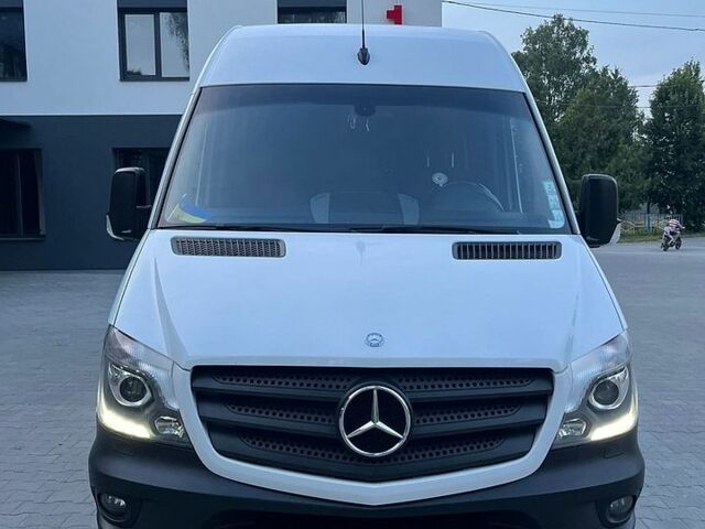 Белый Мерседес Sprinter, объемом двигателя 2.99 л и пробегом 535 тыс. км за 41999 $, фото 1 на Automoto.ua