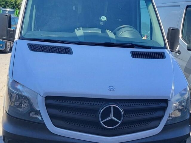 Белый Мерседес Sprinter, объемом двигателя 2.14 л и пробегом 353 тыс. км за 24300 $, фото 1 на Automoto.ua