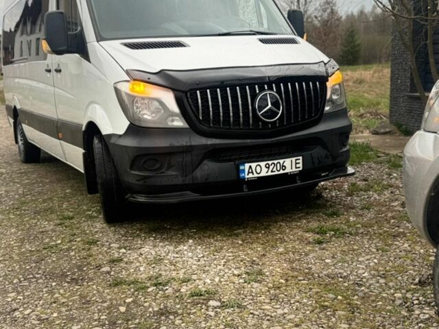 Белый Мерседес Sprinter, объемом двигателя 2.14 л и пробегом 545 тыс. км за 27800 $, фото 1 на Automoto.ua