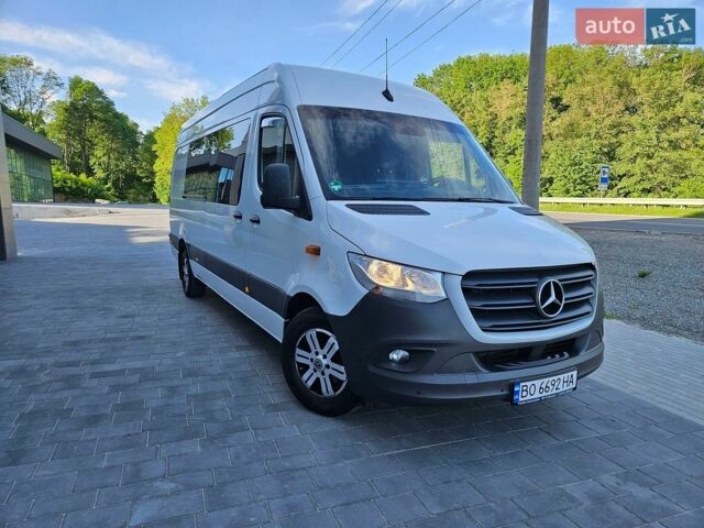 Белый Мерседес Sprinter, объемом двигателя 2.14 л и пробегом 480 тыс. км за 31888 $, фото 1 на Automoto.ua