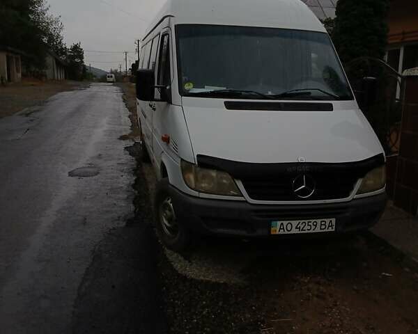 Білий Мерседес Sprinter, об'ємом двигуна 2.2 л та пробігом 295 тис. км за 8500 $, фото 1 на Automoto.ua