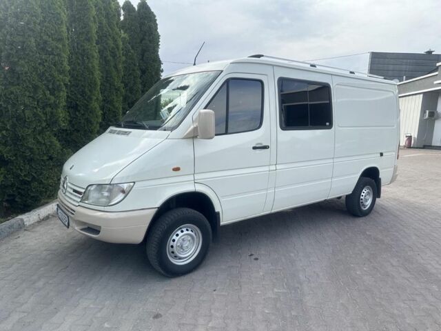 Білий Мерседес Sprinter, об'ємом двигуна 2.1 л та пробігом 200 тис. км за 17800 $, фото 1 на Automoto.ua