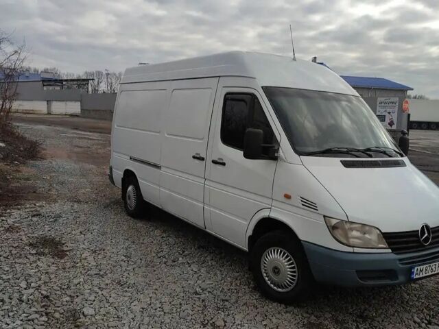 Белый Мерседес Sprinter, объемом двигателя 2.1 л и пробегом 277 тыс. км за 3367 $, фото 1 на Automoto.ua