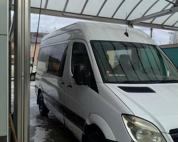 Білий Мерседес Sprinter, об'ємом двигуна 2.2 л та пробігом 200 тис. км за 7000 $, фото 1 на Automoto.ua