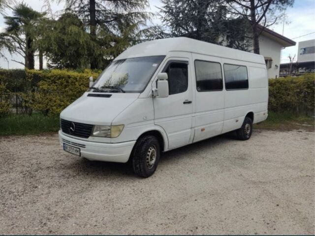 Белый Мерседес Sprinter, объемом двигателя 2.9 л и пробегом 250 тыс. км за 7900 $, фото 1 на Automoto.ua