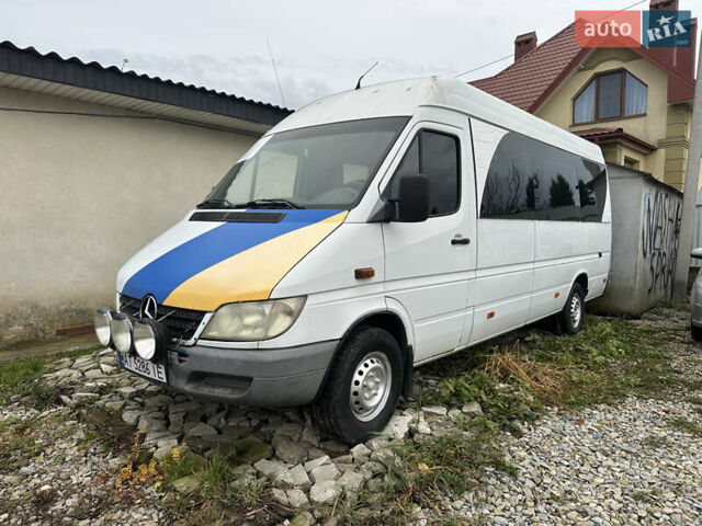 Белый Мерседес Sprinter, объемом двигателя 2.69 л и пробегом 631 тыс. км за 5800 $, фото 1 на Automoto.ua