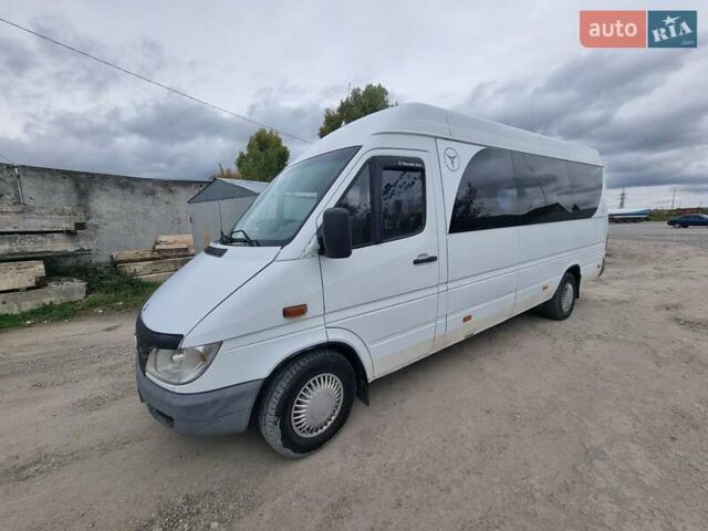 Белый Мерседес Sprinter, объемом двигателя 2.15 л и пробегом 648 тыс. км за 5600 $, фото 1 на Automoto.ua
